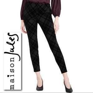 Mason Jules Black Flocked Plaid Pants / Leggings
Size XXS